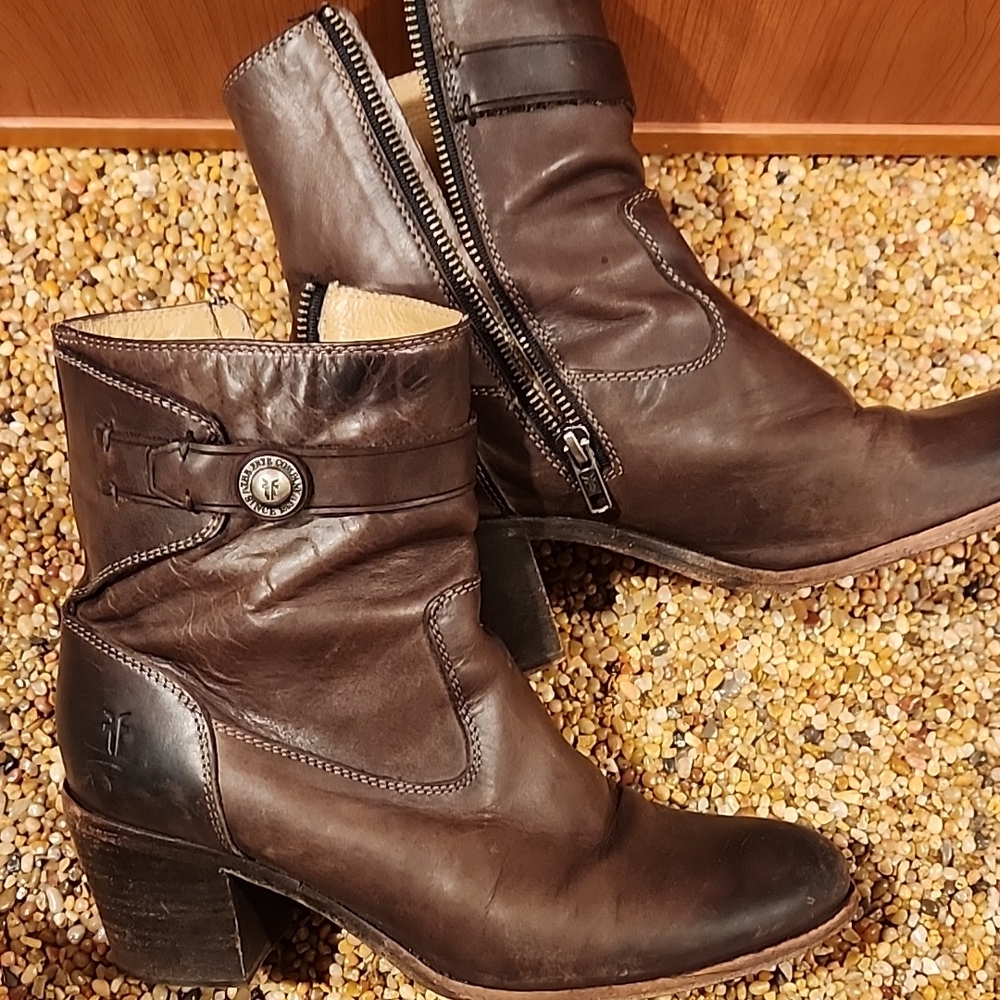 COPY - Frye Brown Ankle Boots with Western Design and Chunky Heel
